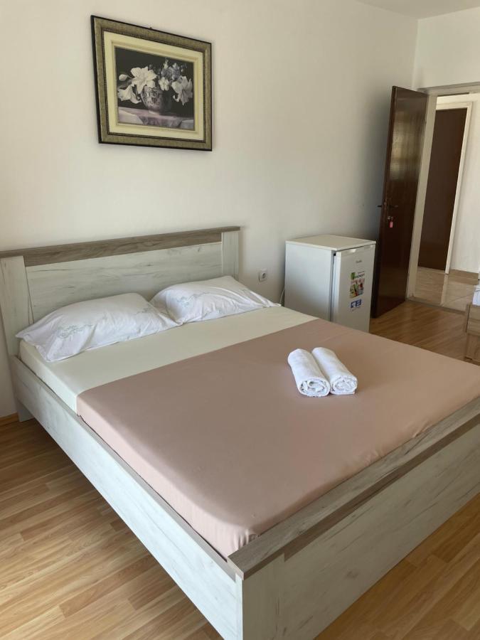 Em Apartments Ulcinj Exterior foto