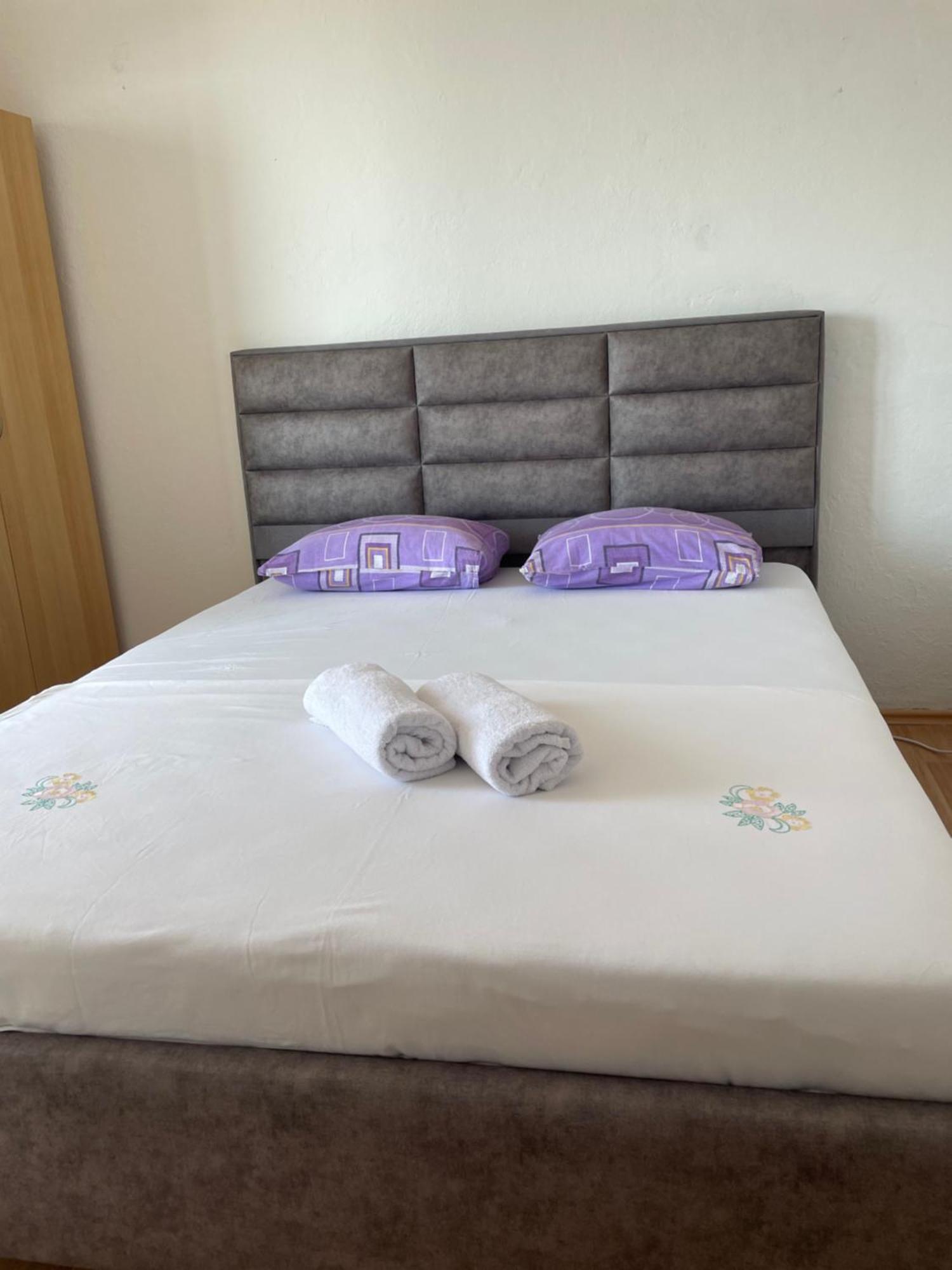 Em Apartments Ulcinj Exterior foto